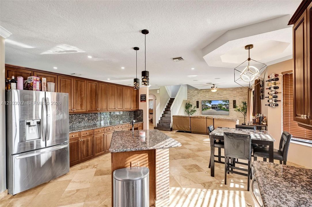 For Sale: $899,000 (5 beds, 2 baths, 2769 Square Feet)
