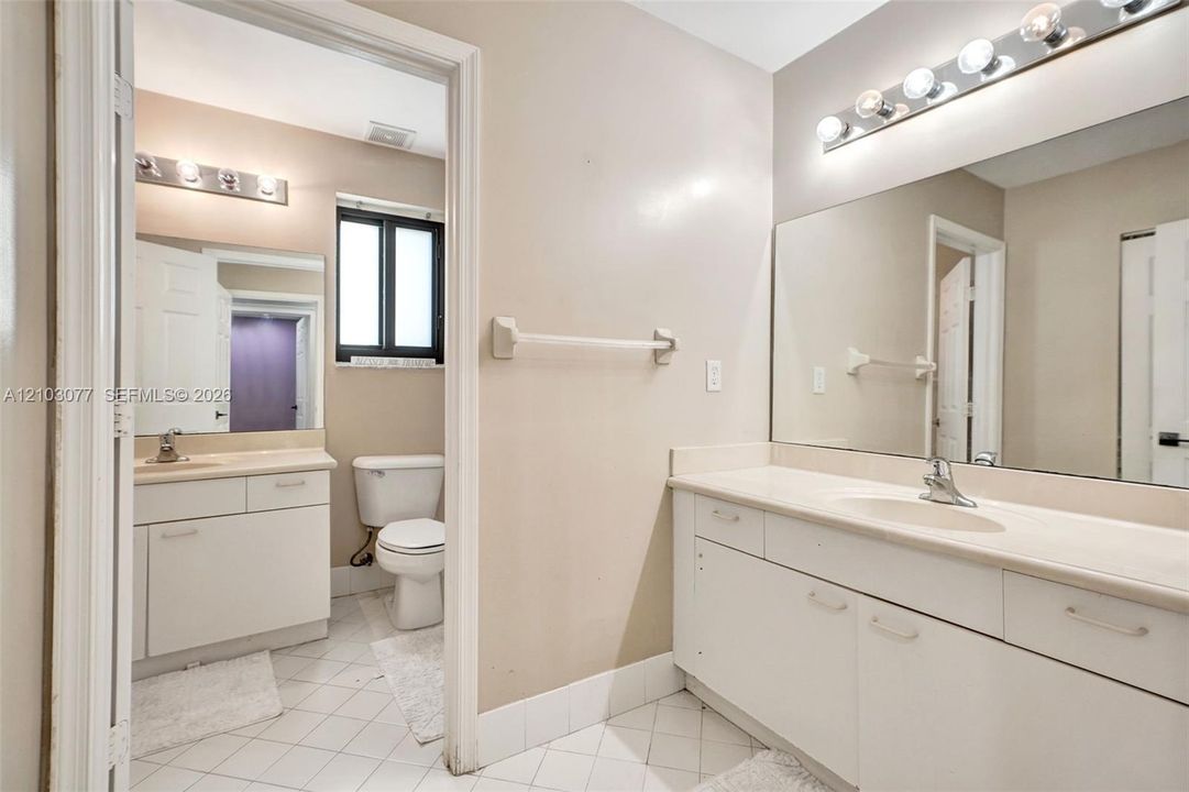 For Sale: $899,000 (5 beds, 2 baths, 2769 Square Feet)