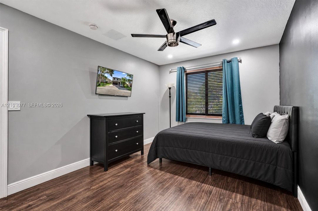 For Sale: $899,000 (5 beds, 2 baths, 2769 Square Feet)