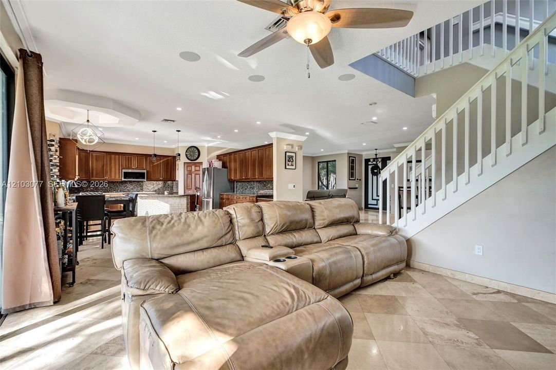 For Sale: $899,000 (5 beds, 2 baths, 2769 Square Feet)