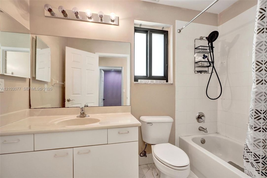 For Sale: $899,000 (5 beds, 2 baths, 2769 Square Feet)