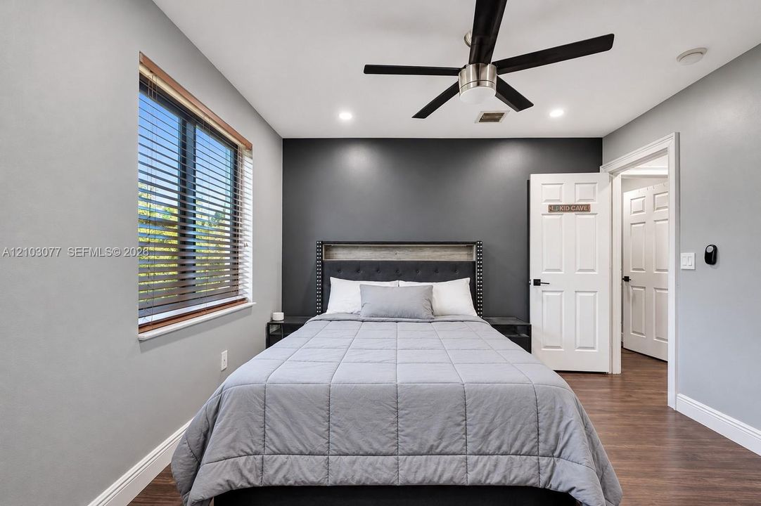 For Sale: $899,000 (5 beds, 2 baths, 2769 Square Feet)