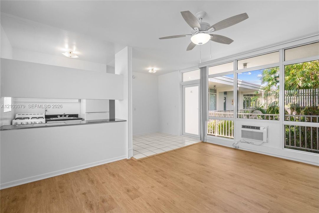 For Rent: $1,550 (0 beds, 1 baths, 450 Square Feet)