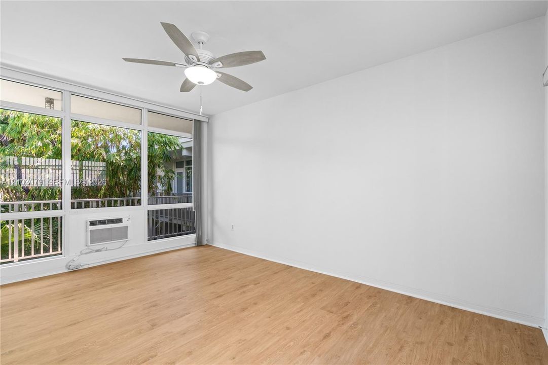 For Rent: $1,550 (0 beds, 1 baths, 450 Square Feet)