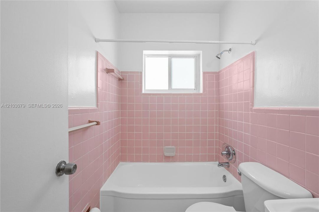 For Rent: $1,550 (0 beds, 1 baths, 450 Square Feet)