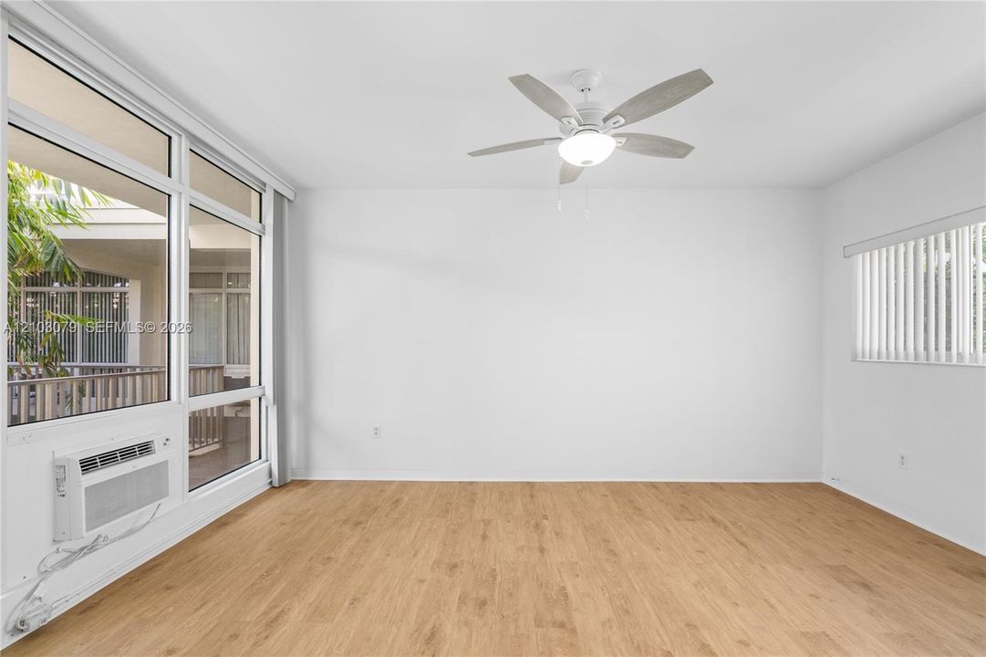 For Rent: $1,550 (0 beds, 1 baths, 450 Square Feet)