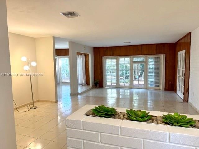 En Renta: $3,500 (3 camas, 2 baños, 2438 Pies cuadrados)