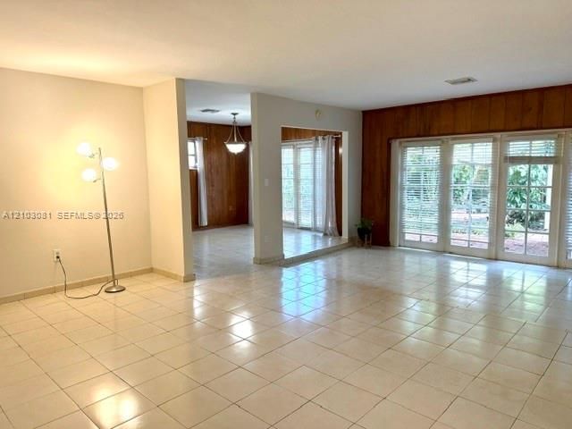 En Renta: $3,500 (3 camas, 2 baños, 2438 Pies cuadrados)