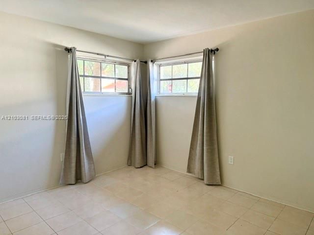 En Renta: $3,500 (3 camas, 2 baños, 2438 Pies cuadrados)