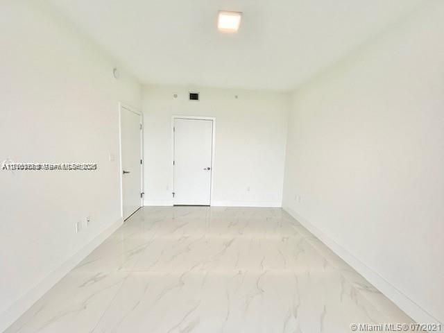 En Venta: $497,000 (1 camas, 2 baños, 937 Pies cuadrados)