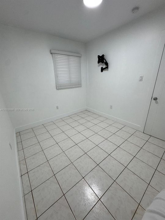 For Sale: $490,000 (2 beds, 1 baths, 849 Square Feet)