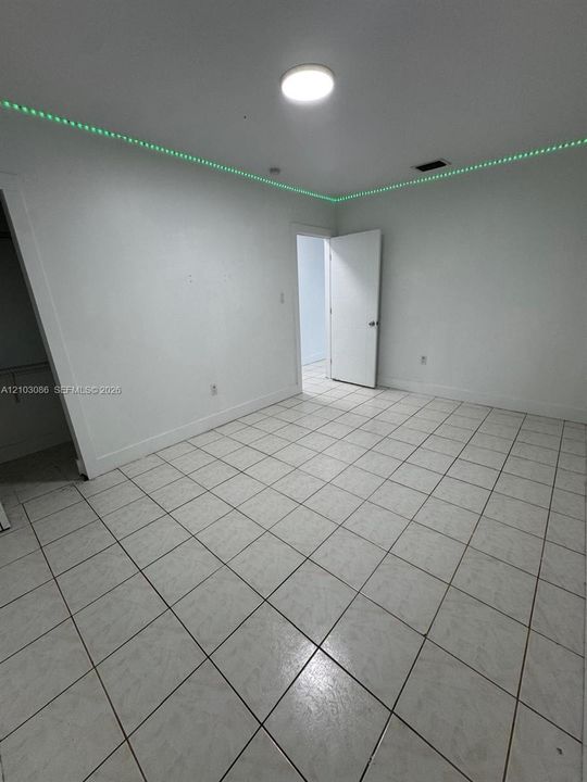 For Sale: $490,000 (2 beds, 1 baths, 849 Square Feet)