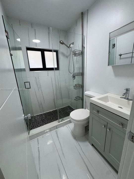 For Sale: $490,000 (2 beds, 1 baths, 849 Square Feet)