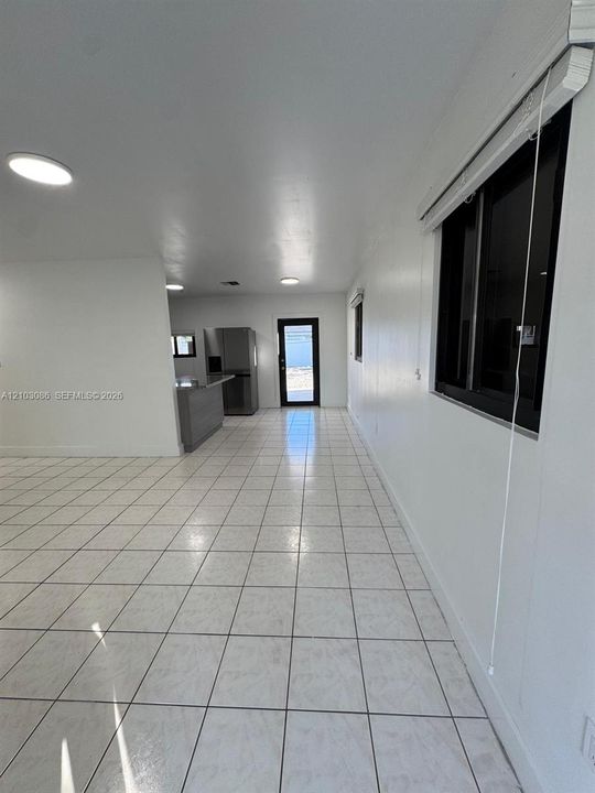 For Sale: $490,000 (2 beds, 1 baths, 849 Square Feet)