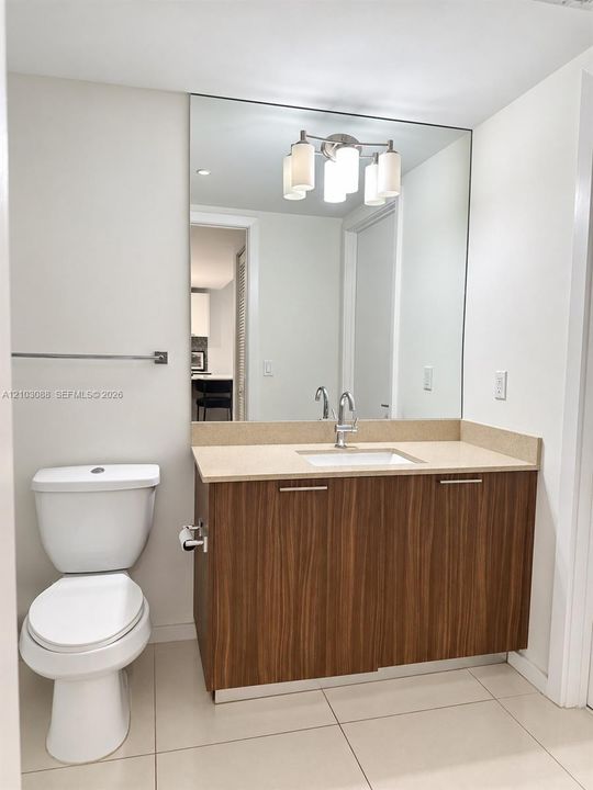 For Rent: $3,200 (2 beds, 2 baths, 950 Square Feet)