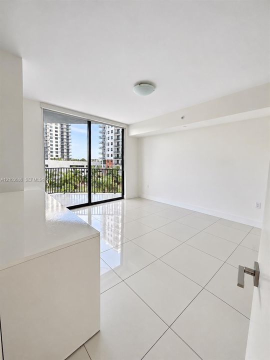 For Rent: $3,200 (2 beds, 2 baths, 950 Square Feet)