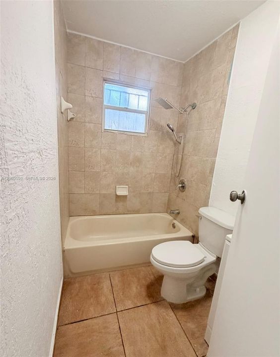 Active With Contract: $2,000 (2 beds, 1 baths, 1871 Square Feet)