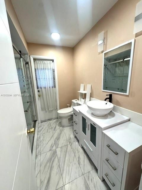 В аренду: $4,000 (4 спален, 2 ванн, 1819 Квадратных фут)
