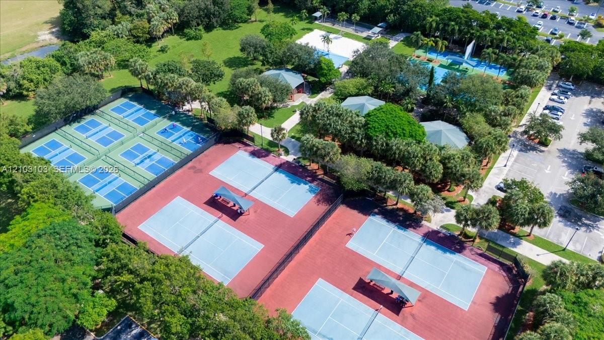 На продажу: $365,000 (3 спален, 2 ванн, 1620 Квадратных фут)