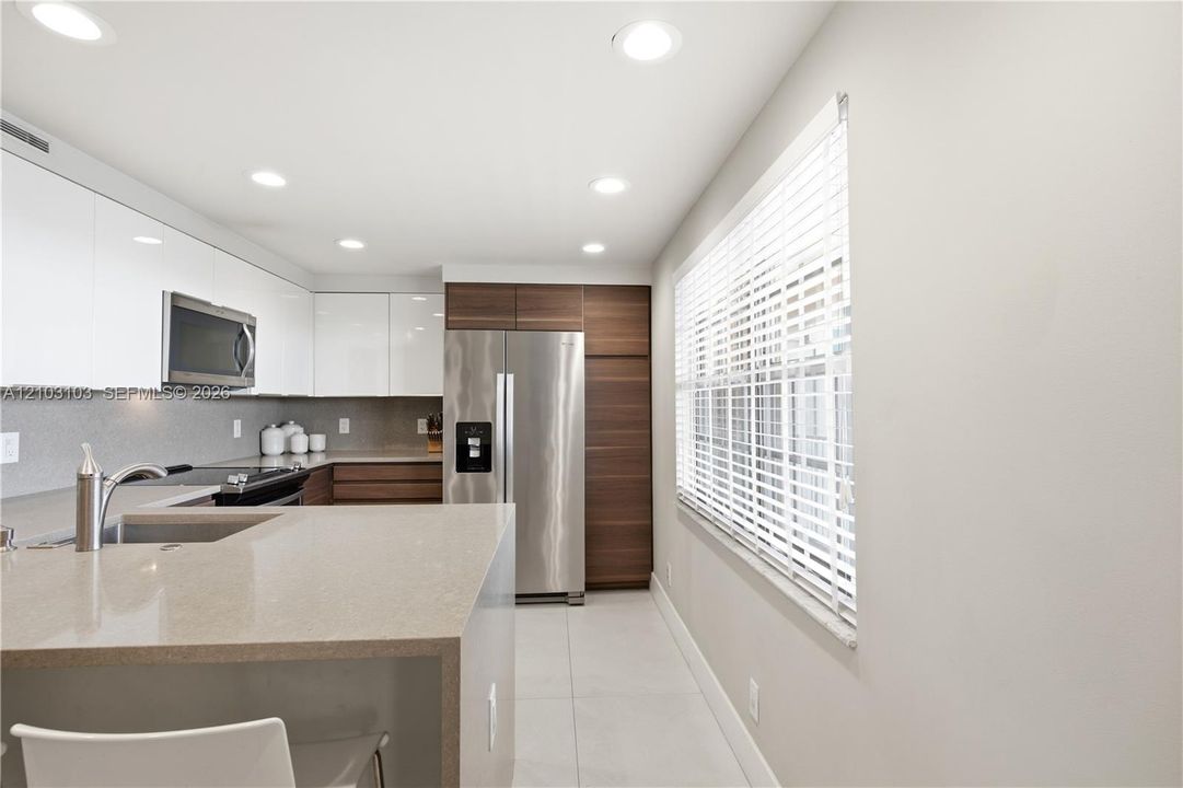 На продажу: $365,000 (3 спален, 2 ванн, 1620 Квадратных фут)