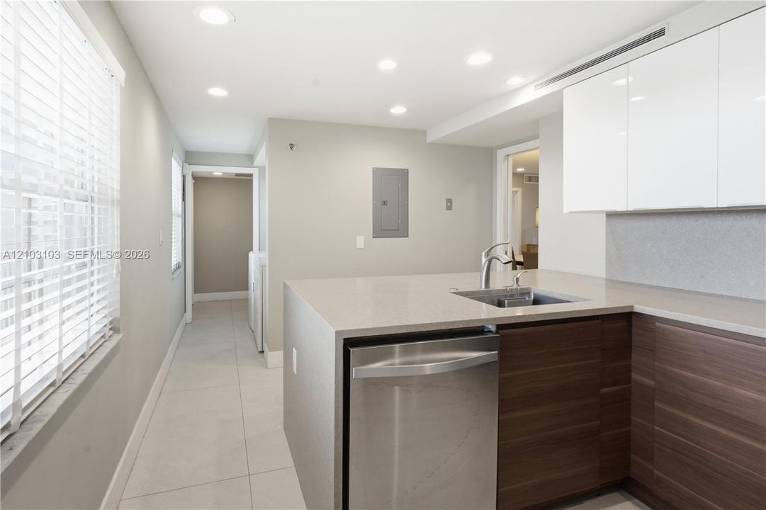На продажу: $365,000 (3 спален, 2 ванн, 1620 Квадратных фут)