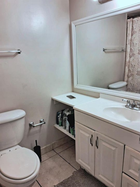 12_Bathroom-1
