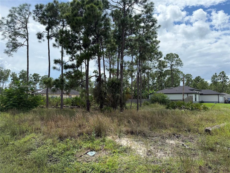 На продажу: $20,000 (0.25 acres)
