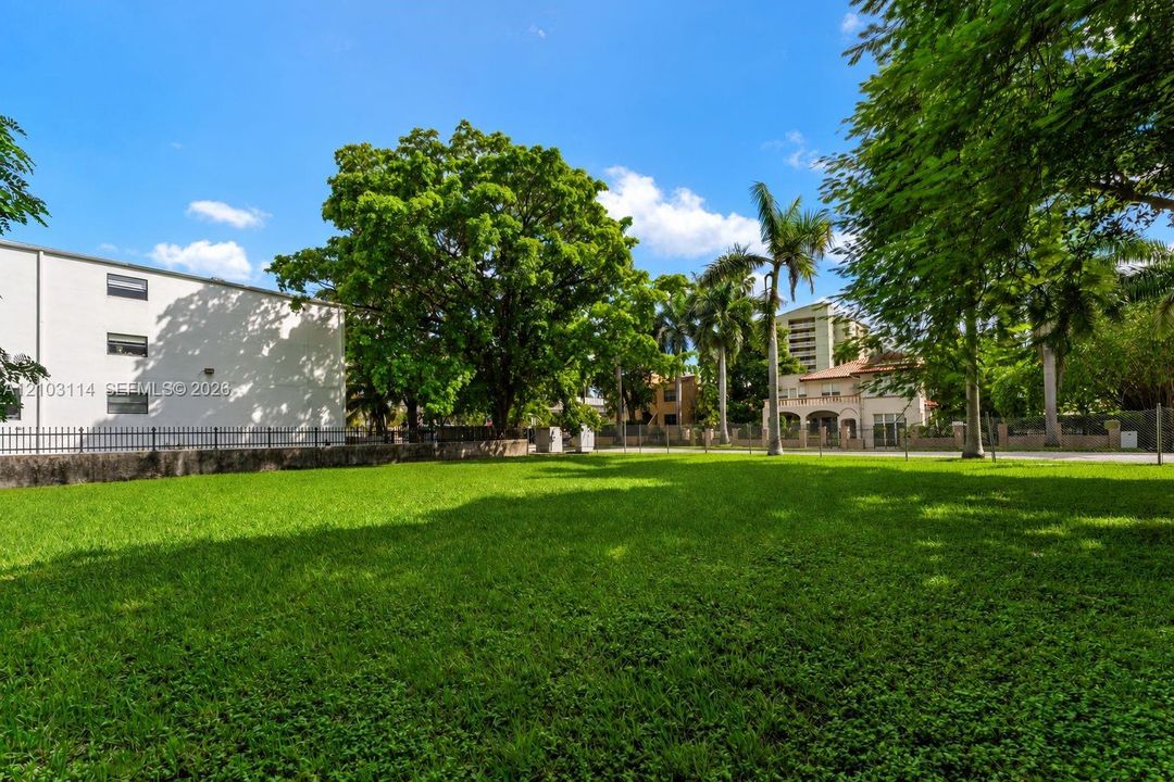 For Sale: $2,400,000 (0.00 acres)