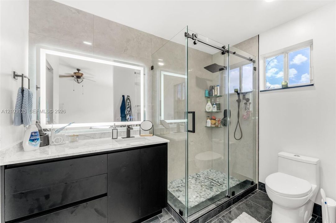 En Venta: $459,000 (3 camas, 2 baños, 1462 Pies cuadrados)