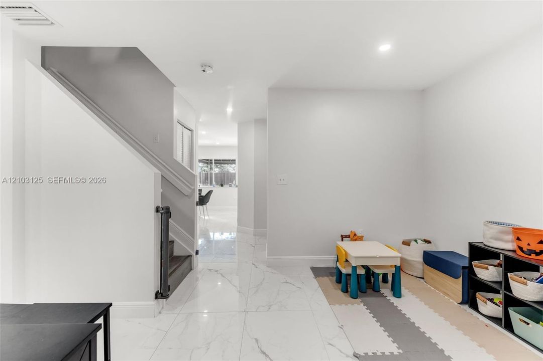 En Venta: $459,000 (3 camas, 2 baños, 1462 Pies cuadrados)