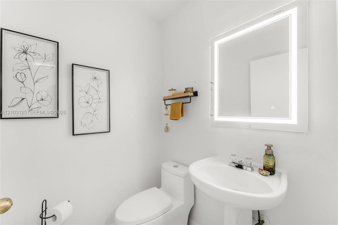 En Venta: $459,000 (3 camas, 2 baños, 1462 Pies cuadrados)