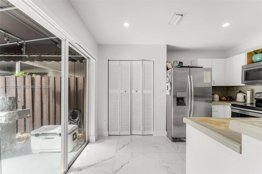 En Venta: $459,000 (3 camas, 2 baños, 1462 Pies cuadrados)