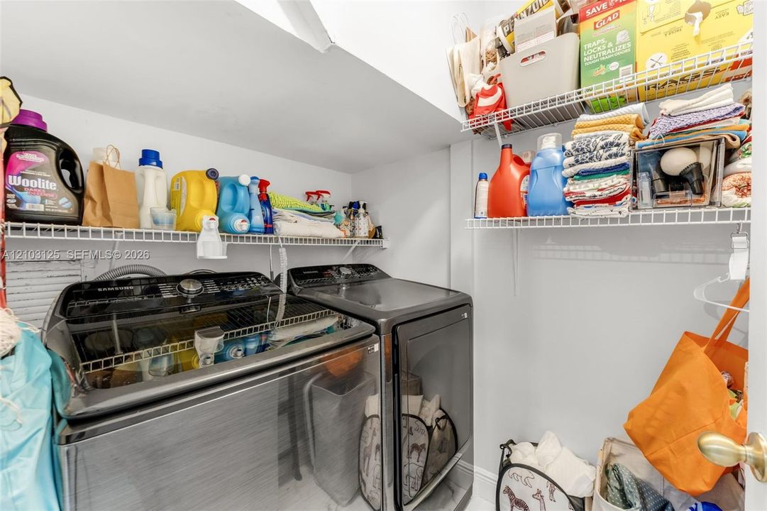 En Venta: $459,000 (3 camas, 2 baños, 1462 Pies cuadrados)