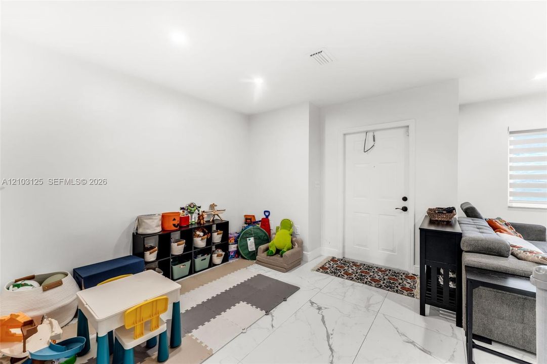 En Venta: $459,000 (3 camas, 2 baños, 1462 Pies cuadrados)