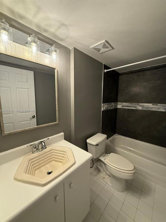 En Venta: $215,000 (1 camas, 1 baños, 846 Pies cuadrados)