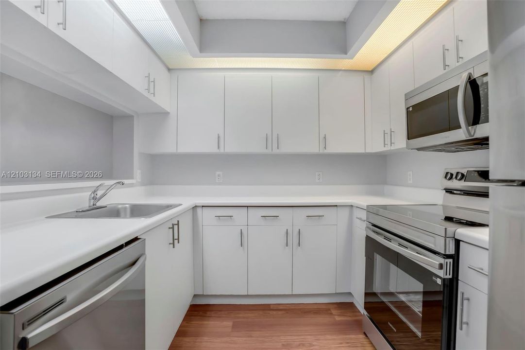 На продажу: $135,000 (1 спален, 1 ванн, 1056 Квадратных фут)