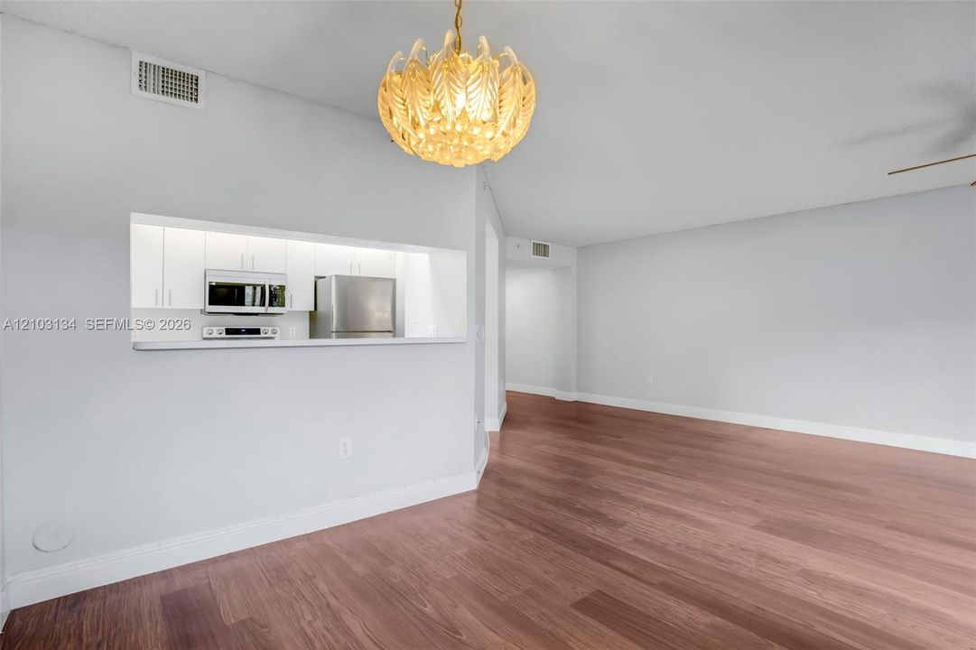 На продажу: $135,000 (1 спален, 1 ванн, 1056 Квадратных фут)