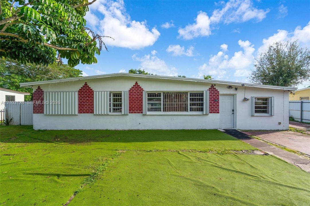 For Sale: $570,000 (4 beds, 3 baths, 1862 Square Feet)