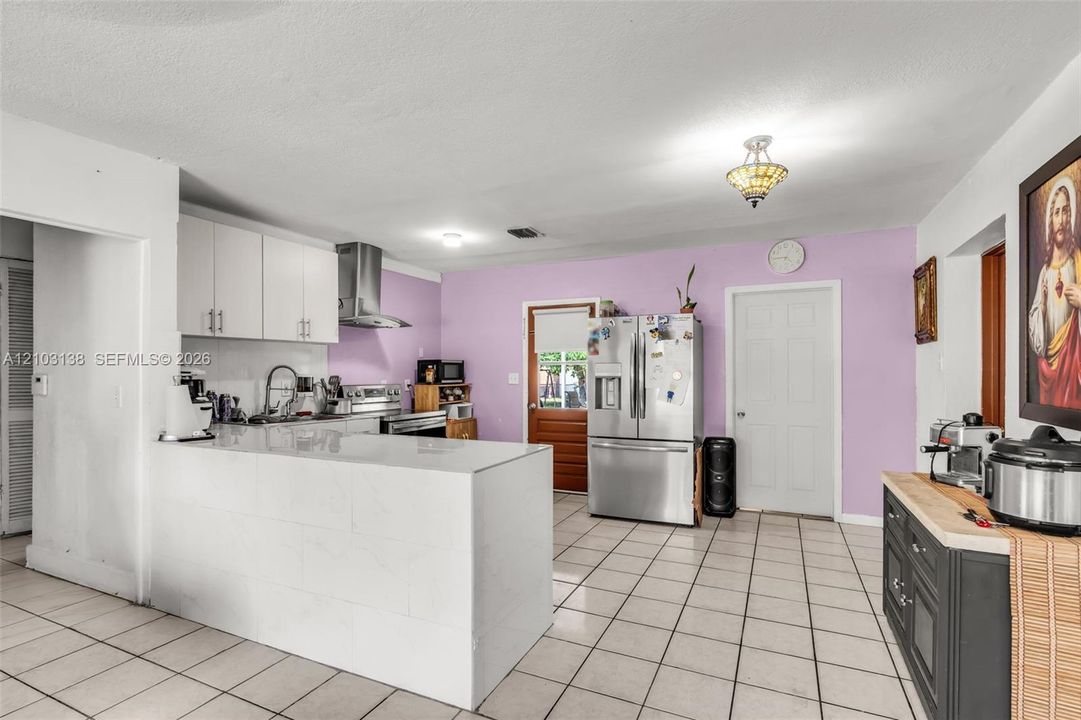 For Sale: $570,000 (4 beds, 3 baths, 1862 Square Feet)