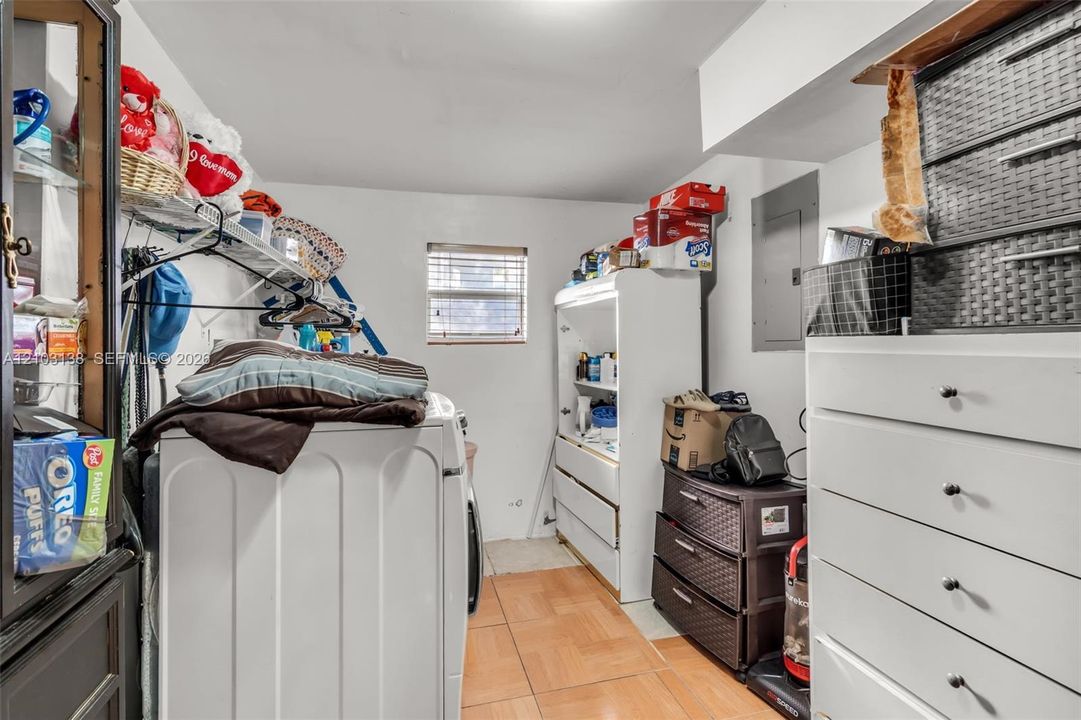 For Sale: $570,000 (4 beds, 3 baths, 1862 Square Feet)