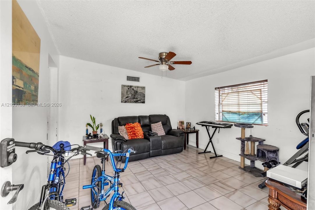 For Sale: $570,000 (4 beds, 3 baths, 1862 Square Feet)