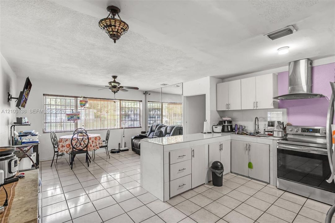 For Sale: $570,000 (4 beds, 3 baths, 1862 Square Feet)