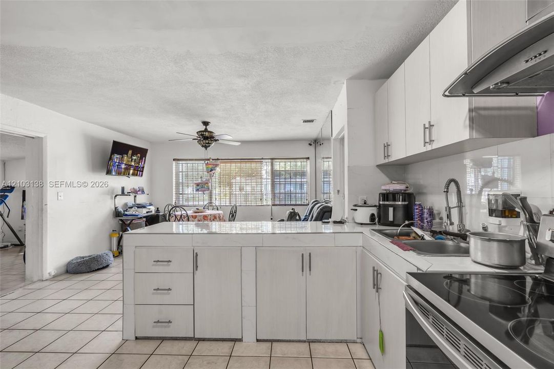 For Sale: $570,000 (4 beds, 3 baths, 1862 Square Feet)