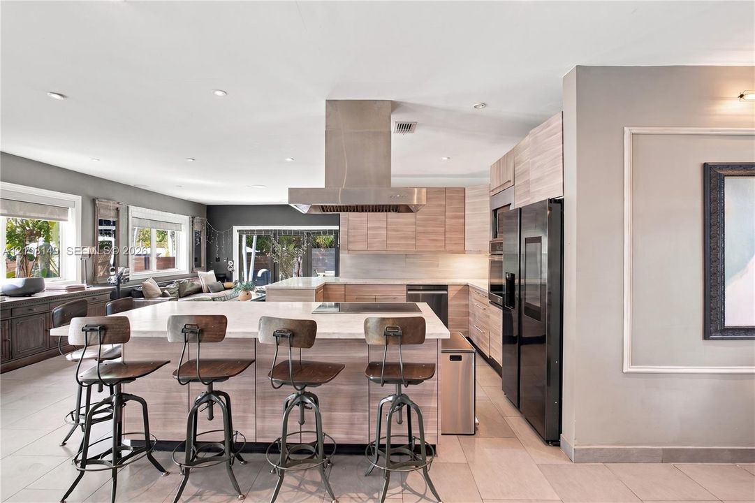 For Sale: $4,000,000 (4 beds, 3 baths, 2193 Square Feet)