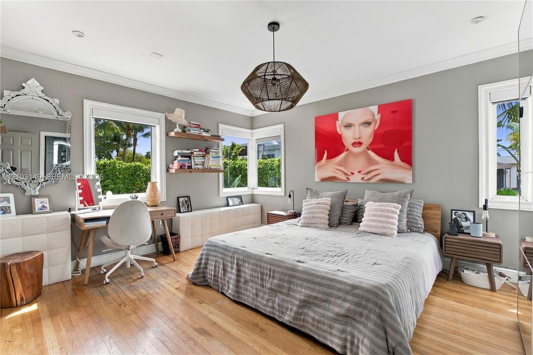 For Sale: $4,000,000 (4 beds, 3 baths, 2193 Square Feet)