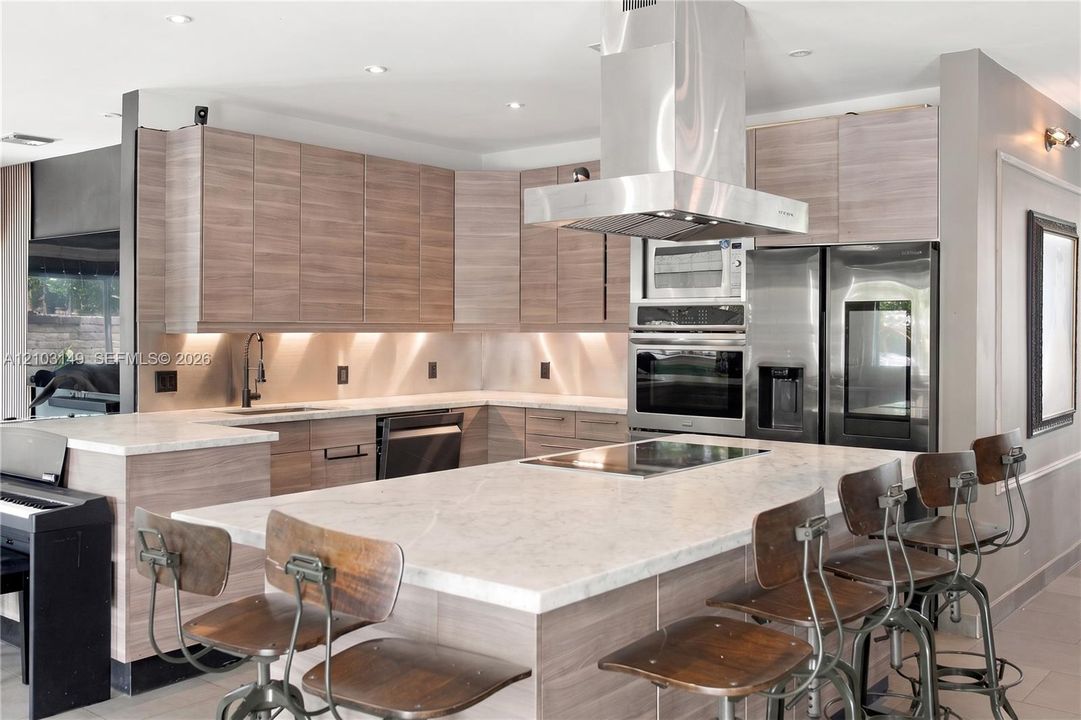 For Sale: $4,000,000 (4 beds, 3 baths, 2193 Square Feet)