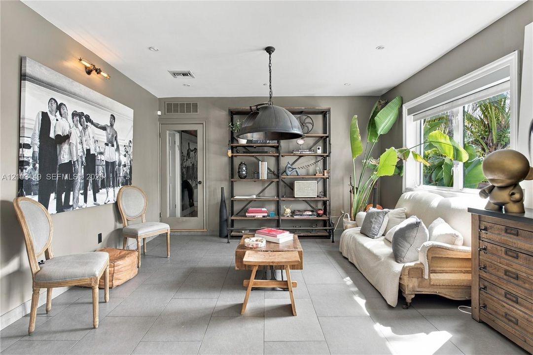 For Sale: $4,000,000 (4 beds, 3 baths, 2193 Square Feet)