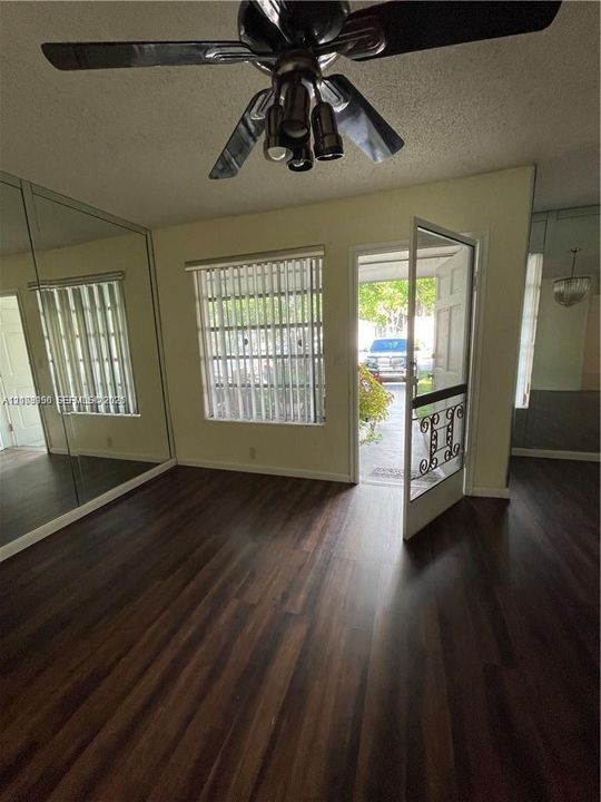 En Venta: $124,990 (2 camas, 2 baños, 840 Pies cuadrados)