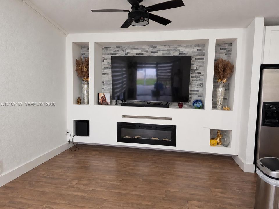 En Venta: $630,000 (3 camas, 2 baños, 1430 Pies cuadrados)