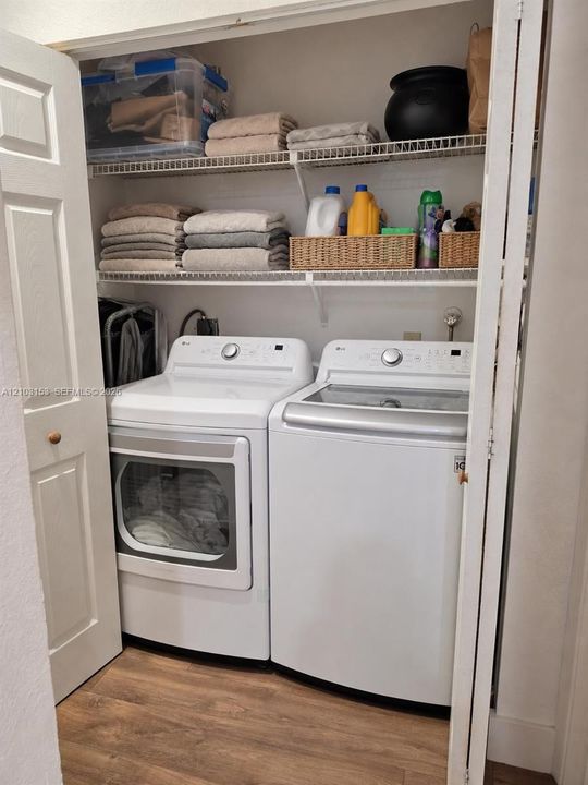 En Venta: $630,000 (3 camas, 2 baños, 1430 Pies cuadrados)